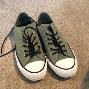 Olive green converse all star. NEVER WORN